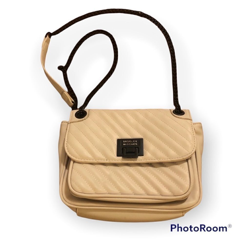 Badgley Mischka Off White Vegan Leather Quilted Lock Crossbody